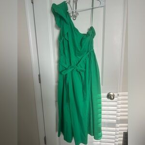 Elegant Green One-Shoulder Dress